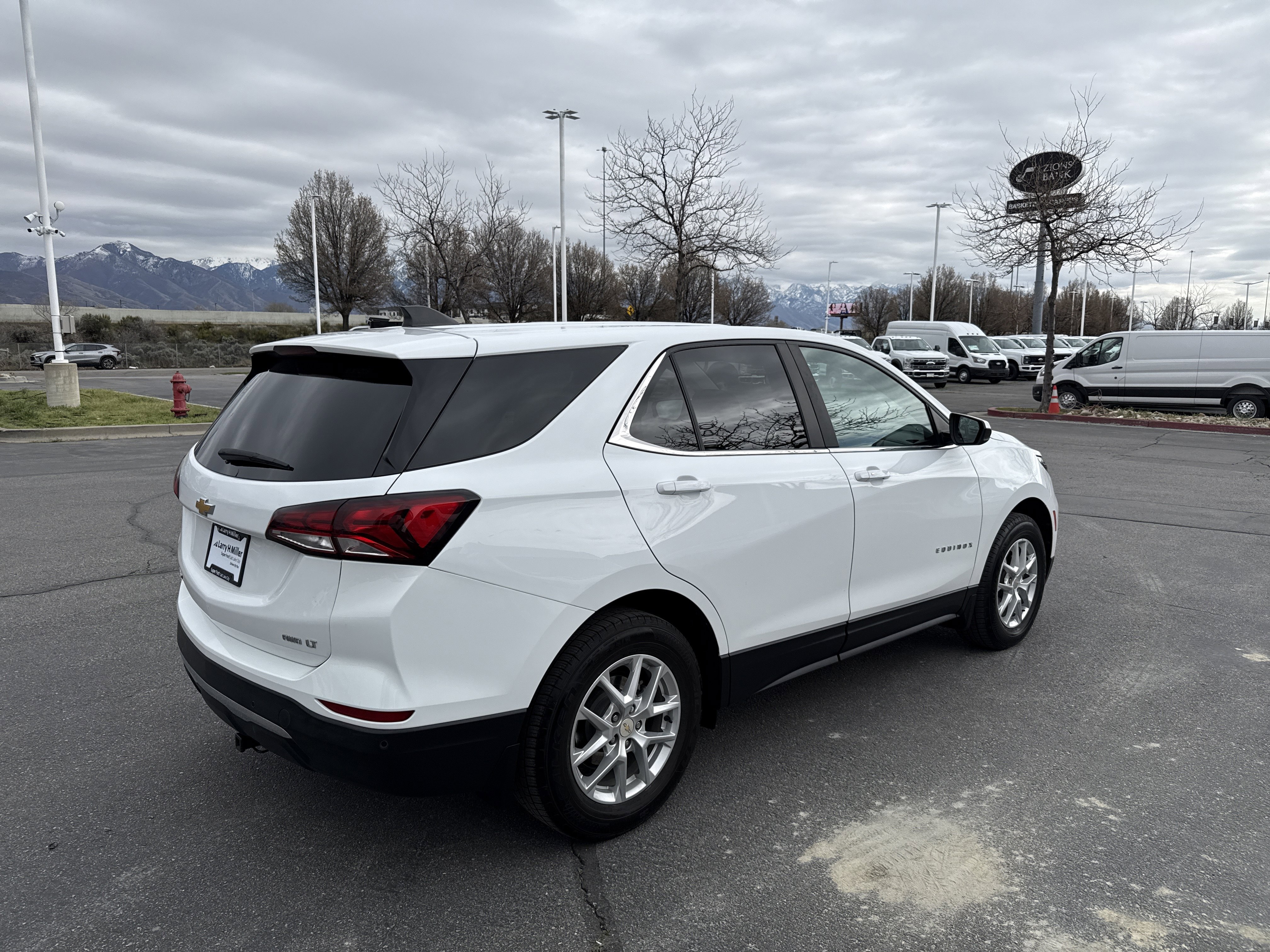 Used 2023 Chevrolet Equinox LT w/ LPO, Floor Liner Package image 5
