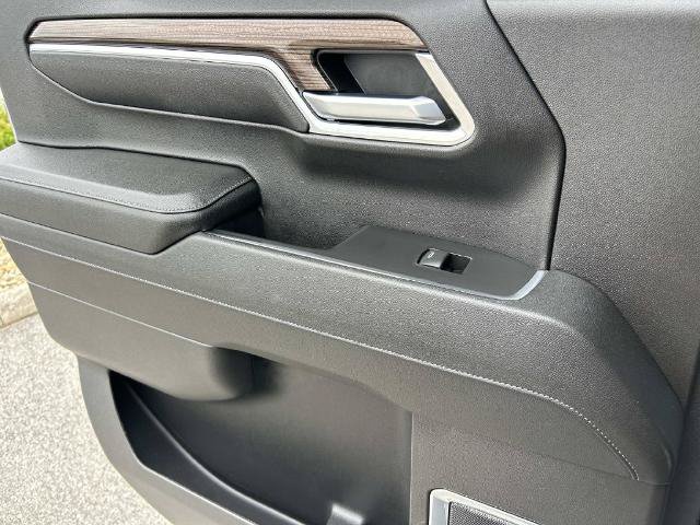 Used 2024 Chevrolet Silverado 1500 RST AWD/4WD image 18
