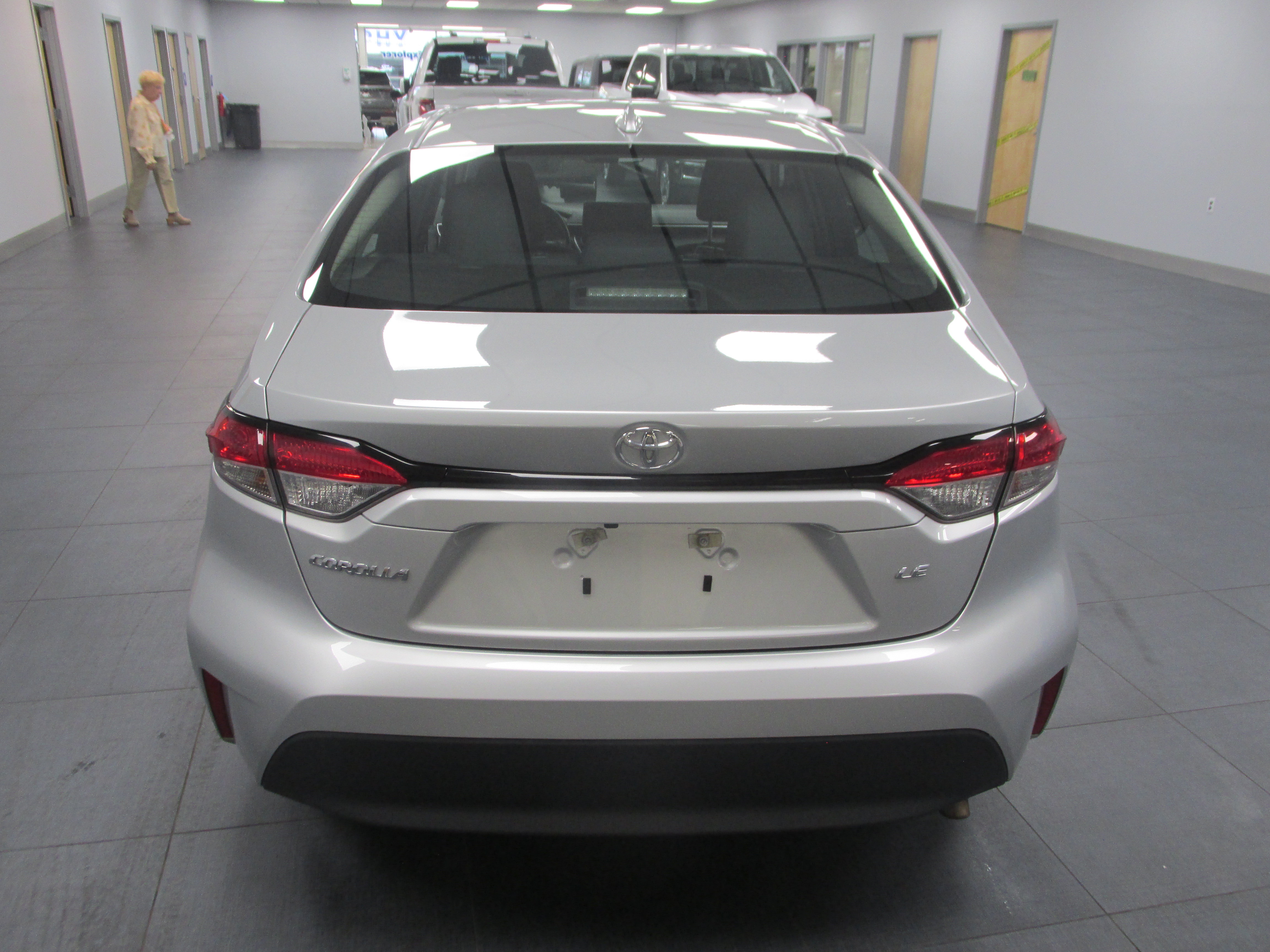 Used 2024 Toyota Corolla LE FWD image 6