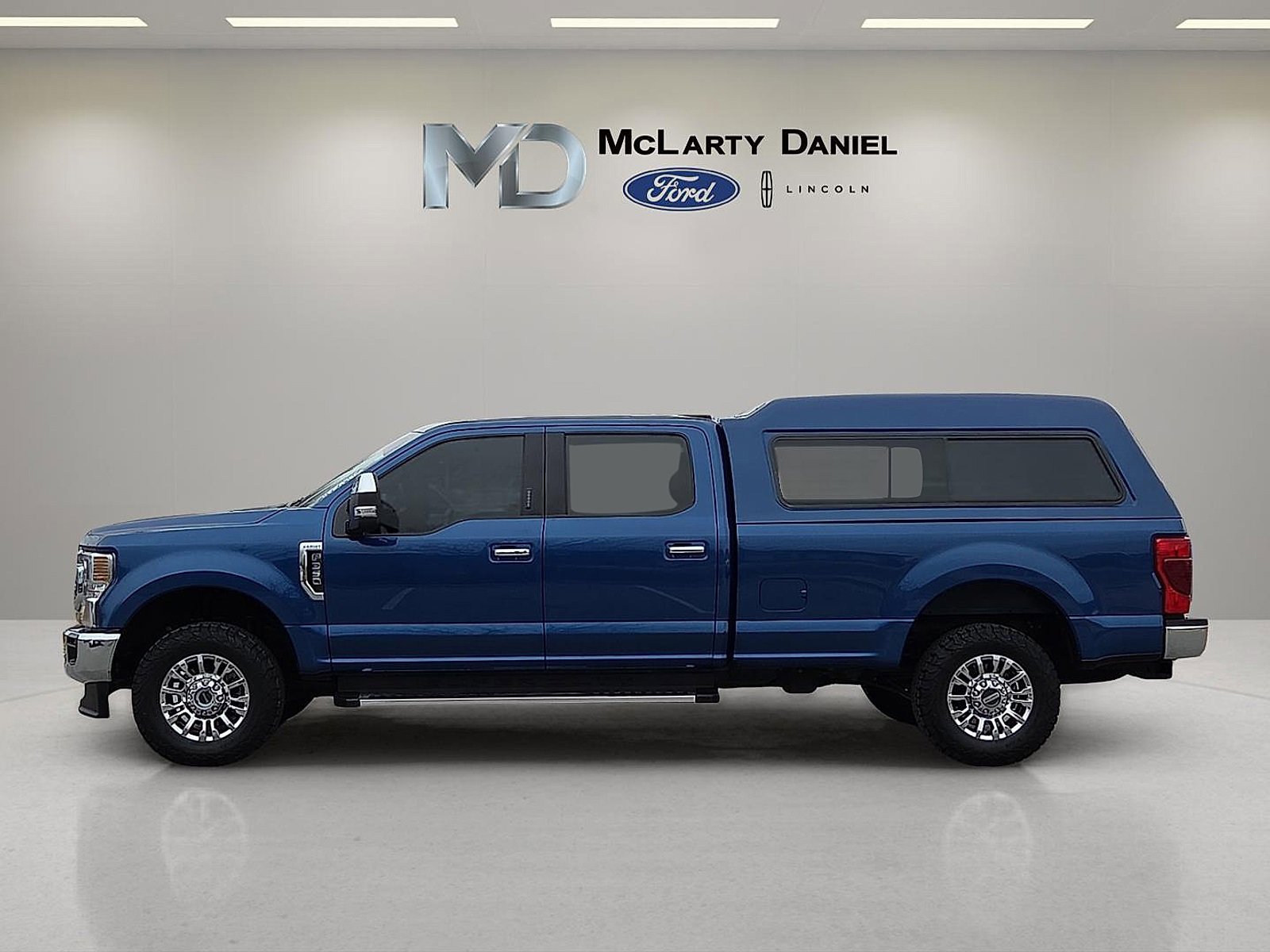 Certified 2022 Ford F350 Lariat w/ Lariat Ultimate Package image 3
