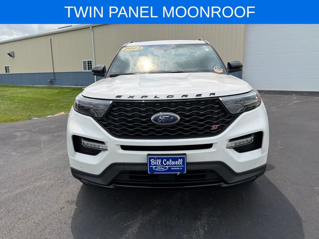 Certified 2023 Ford Explorer ST w/ Technology Package AWD/4WD image 9