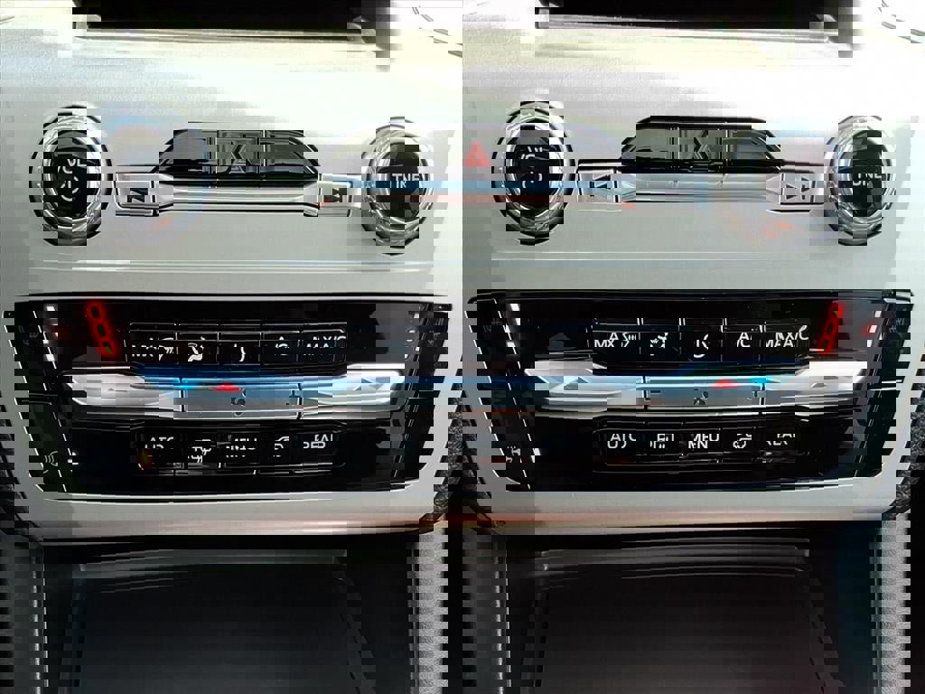 Certified 2023 Ford Explorer XLT w/ Equipment Group 202A image 20