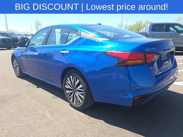 Used 2025 Nissan Altima 2.5 SV FWD image 12