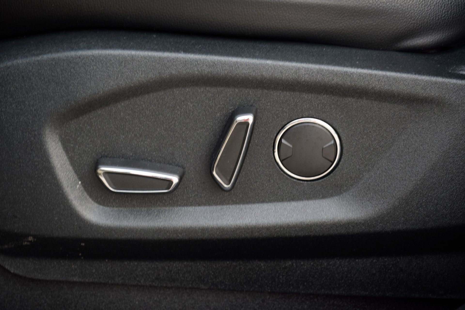 Certified 2019 Ford Edge SEL w/ Equipment Group 201A image 17