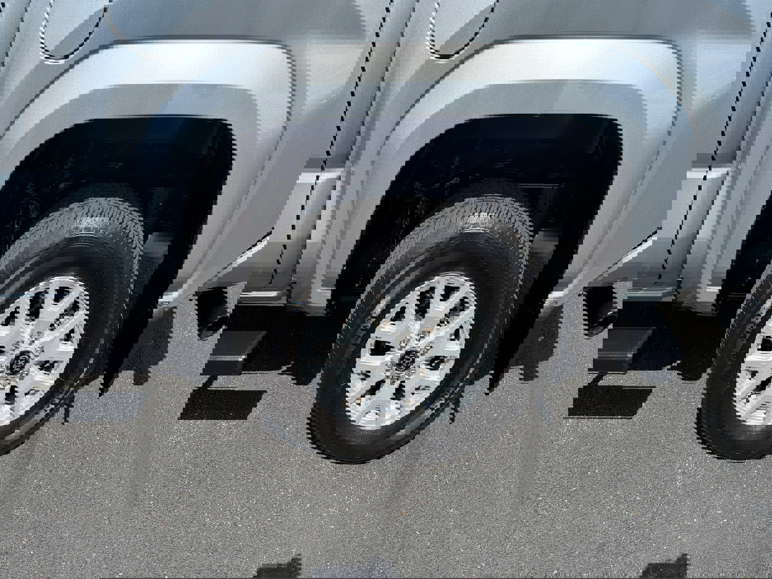 Used 2025 Toyota Tacoma SR5 image 11