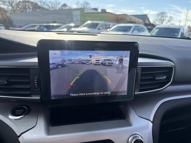 Certified 2022 Ford Explorer XLT w/ Equipment Group 202A image 30