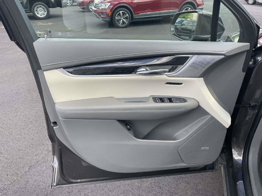 Used 2020 Cadillac XT6 Premium Luxury FWD image 15