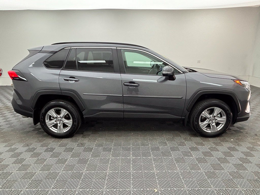 Used 2025 Toyota RAV4 XLE AWD/4WD image 7