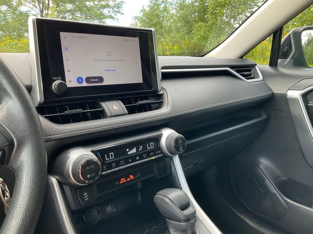 Used 2025 Toyota RAV4 LE AWD/4WD image 18