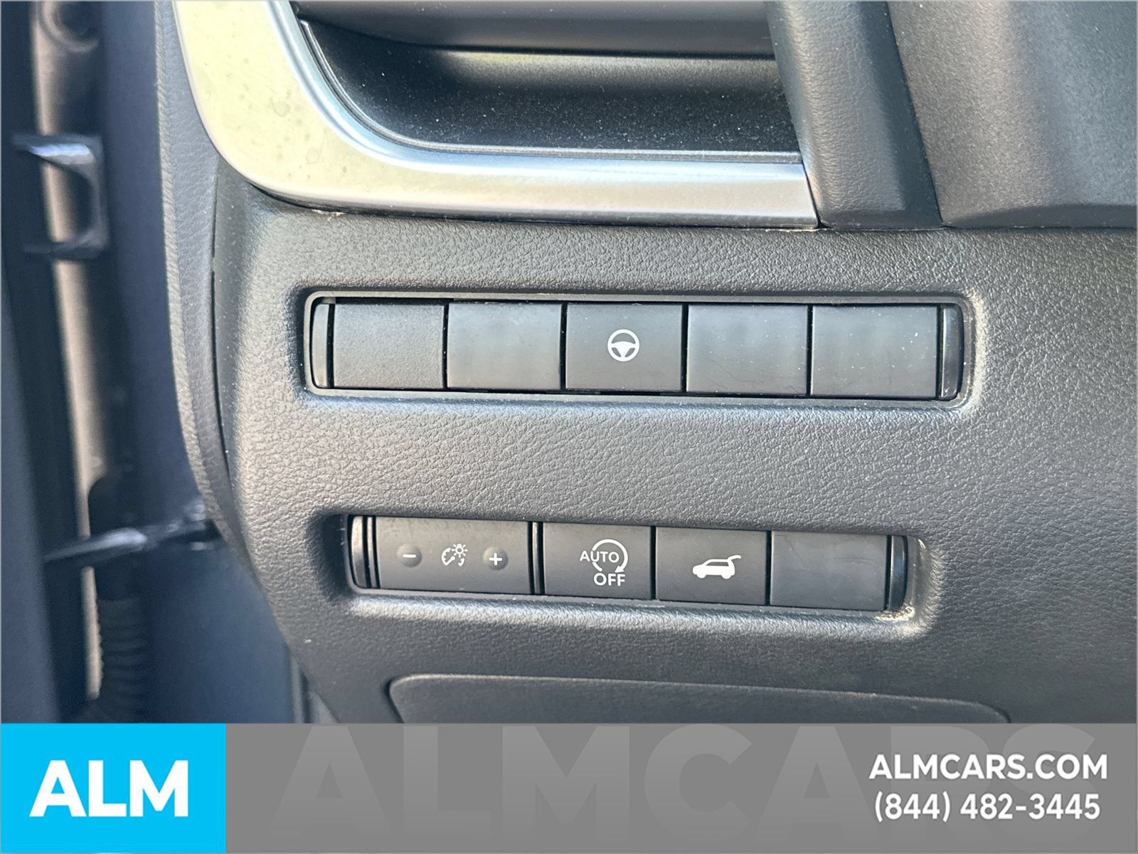 Used 2025 Nissan Rogue SV FWD image 28