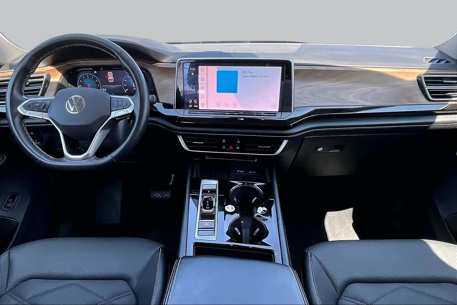 Used 2025 Volkswagen Atlas SE FWD image 15