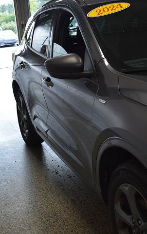 Certified 2024 Ford Escape ST-Line w/ Tech Pack #1 AWD/4WD image 7