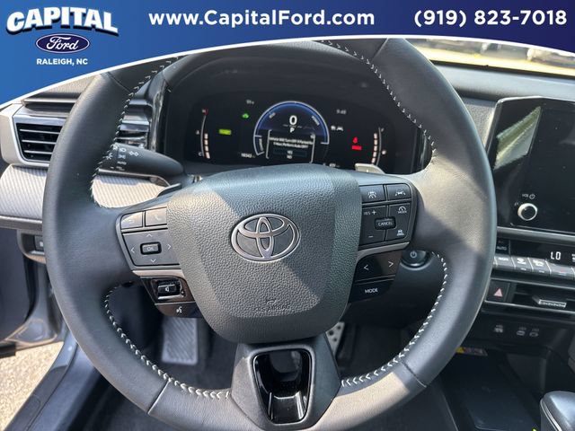 Used 2025 Toyota Camry SE FWD image 24