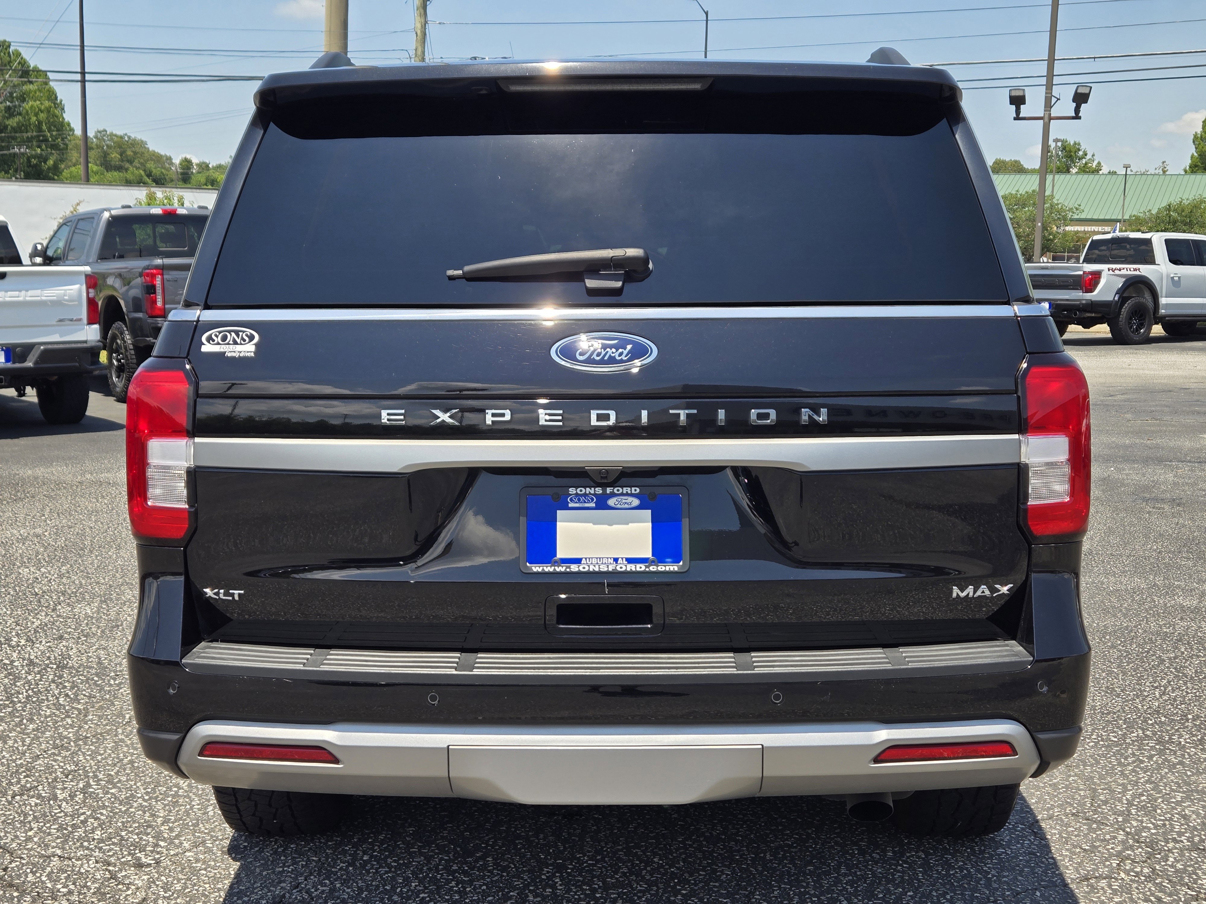 Certified 2024 Ford Expedition Max XLT RWD image 9