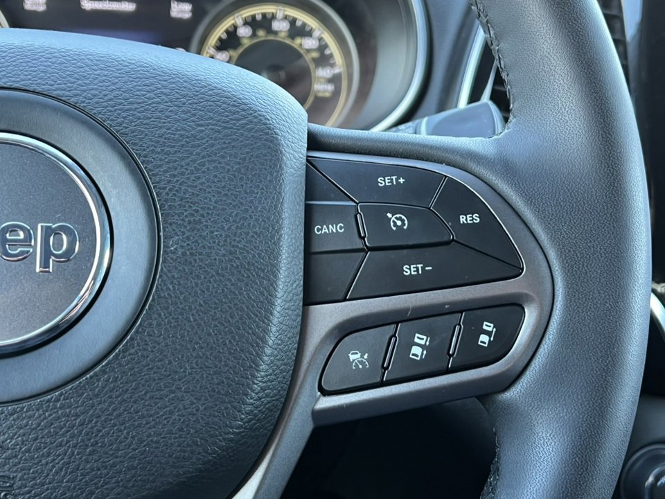 Used 2021 Jeep Cherokee Limited image 27