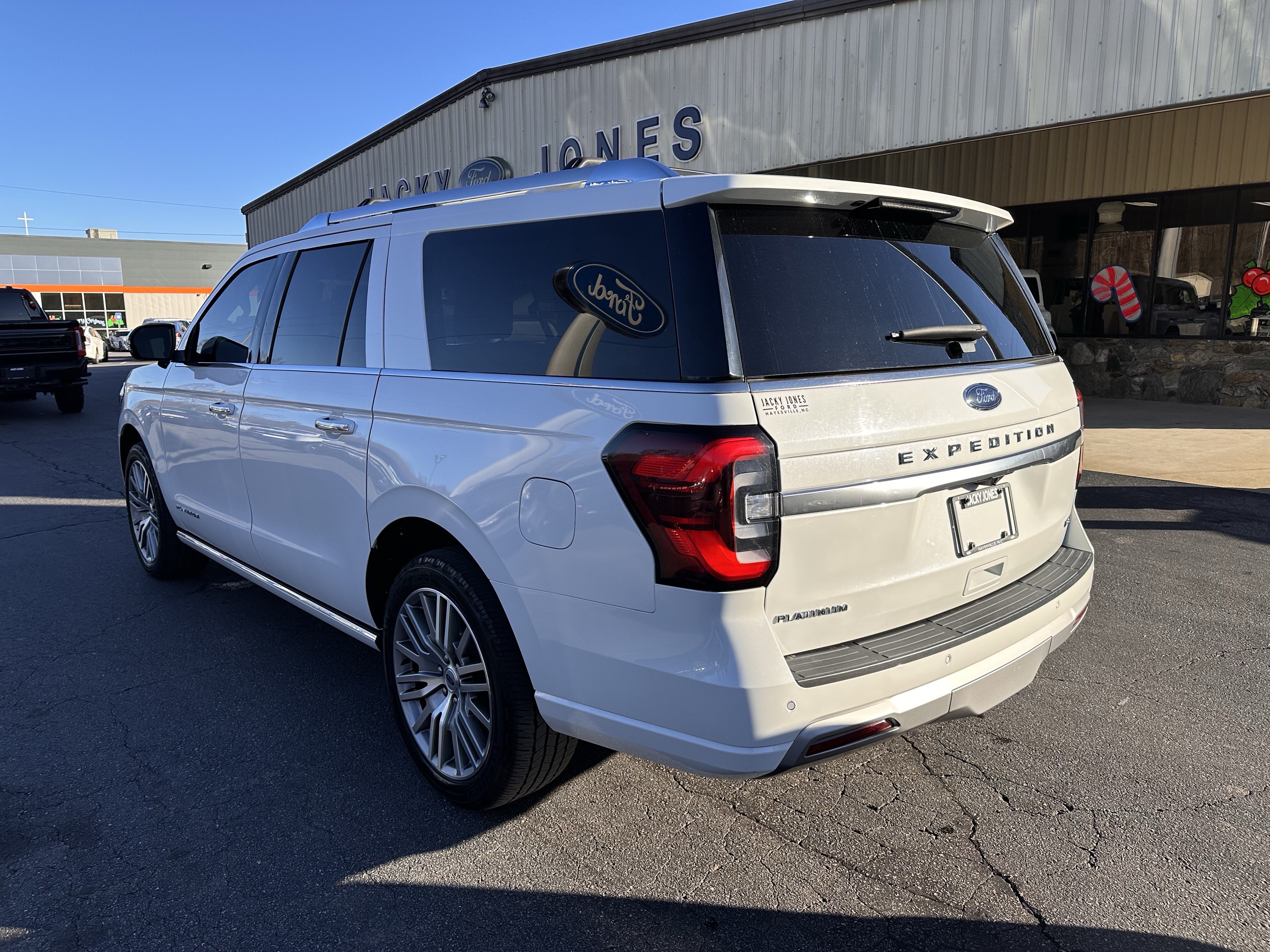 Certified 2022 Ford Expedition Max Platinum AWD/4WD image 8