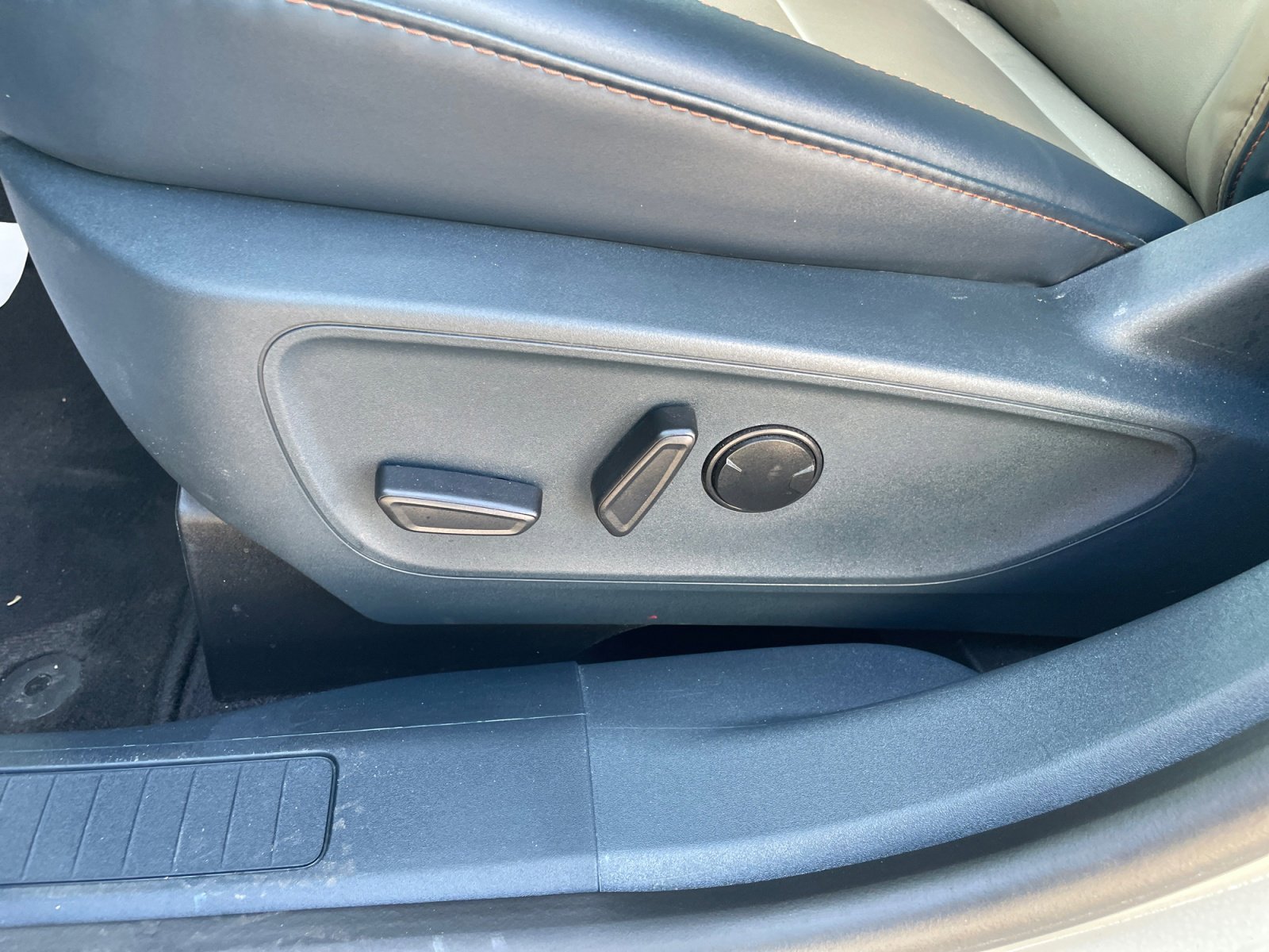 Certified 2025 Ford Maverick Lariat w/ 4K Tow Package AWD/4WD image 15