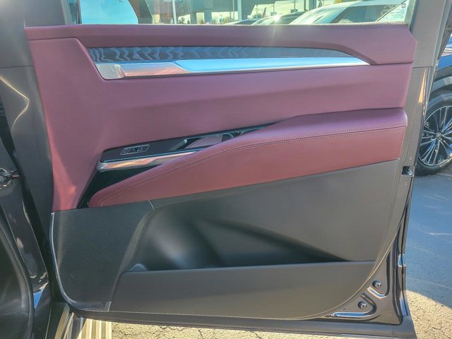 Used 2025 Cadillac Escalade Premium Luxury image 31