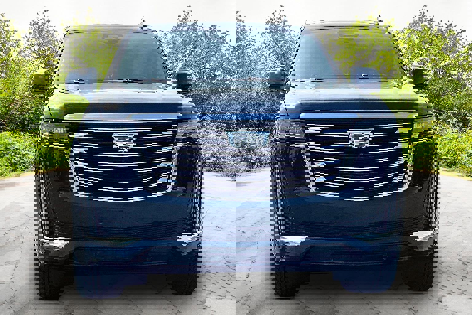 Used 2023 Cadillac Escalade Premium Luxury image 3