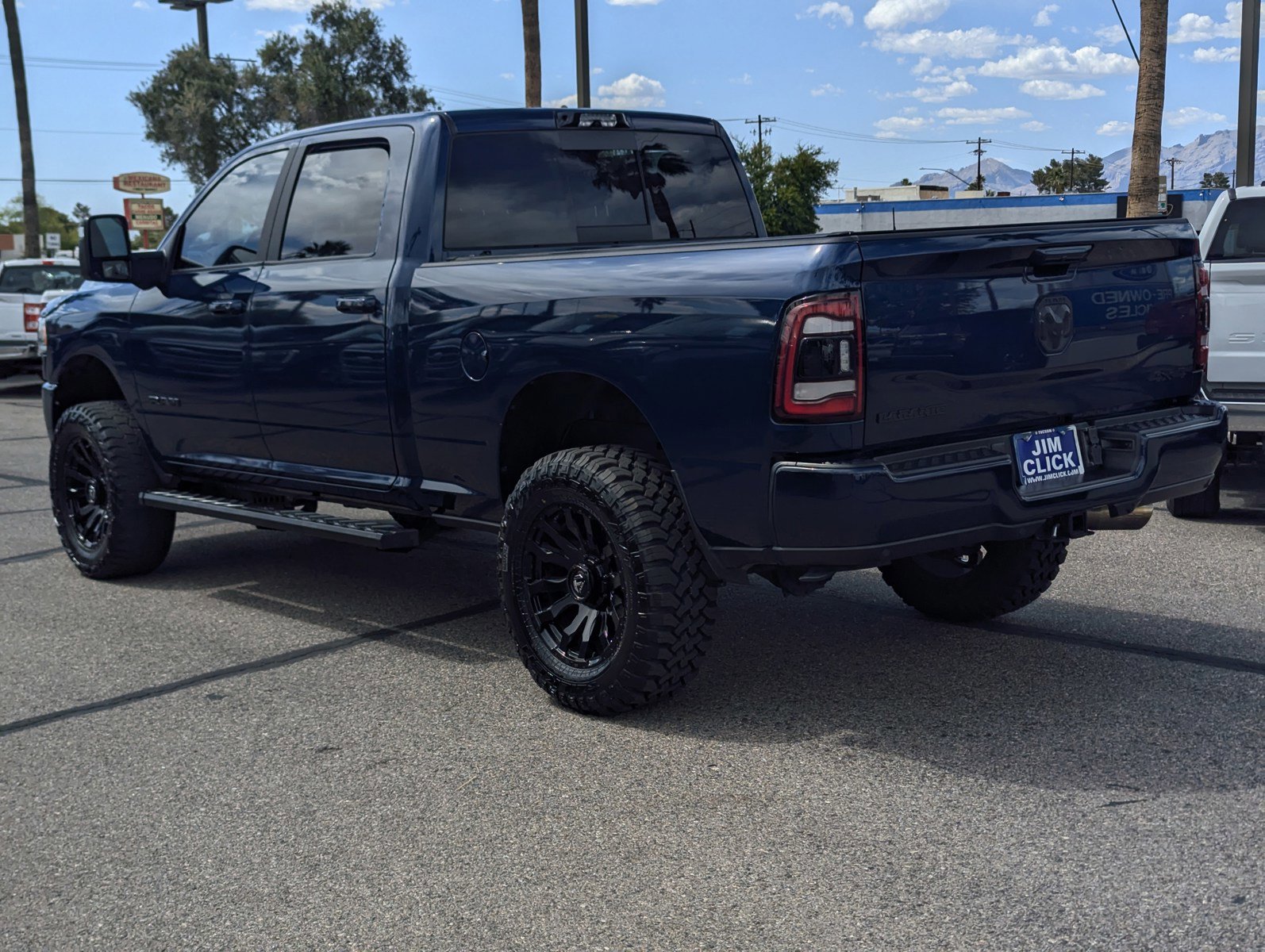 Used 2024 RAM 2500 Laramie w/ Night Edition AWD/4WD image 4