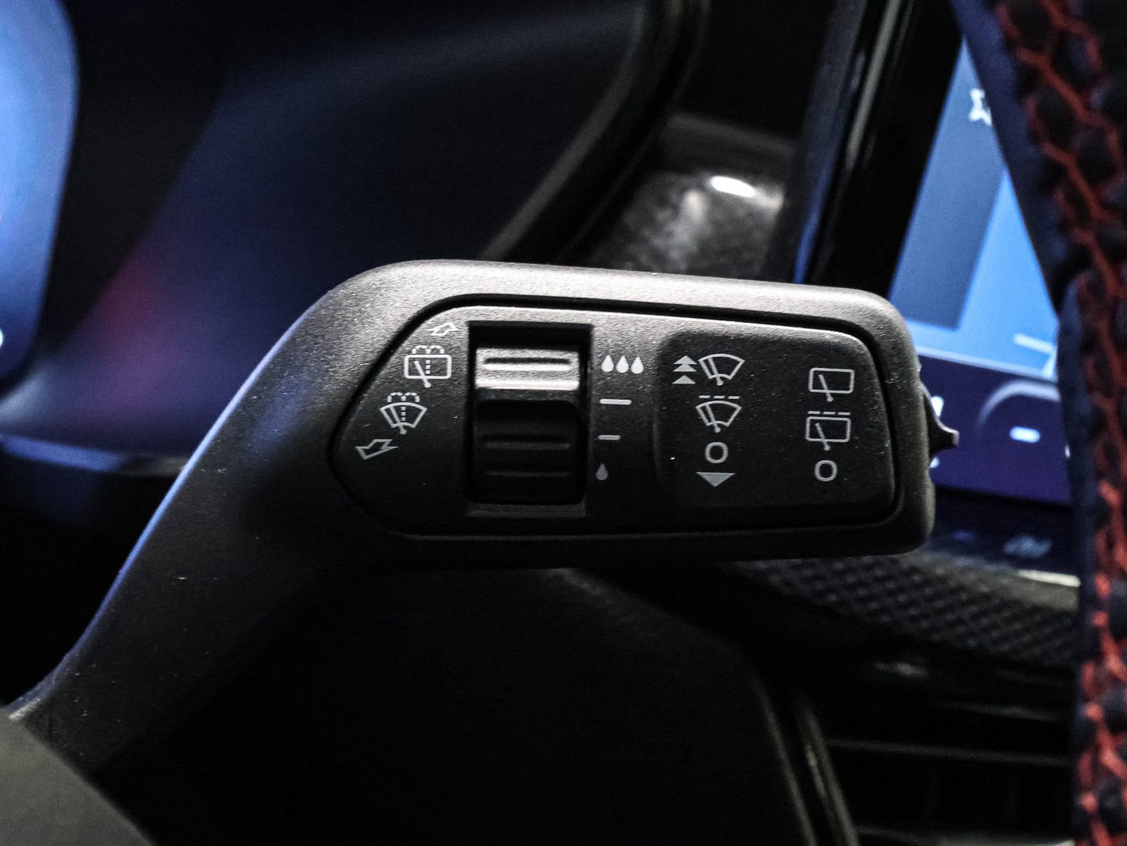 Certified 2025 Ford Escape ST-Line Elite image 38