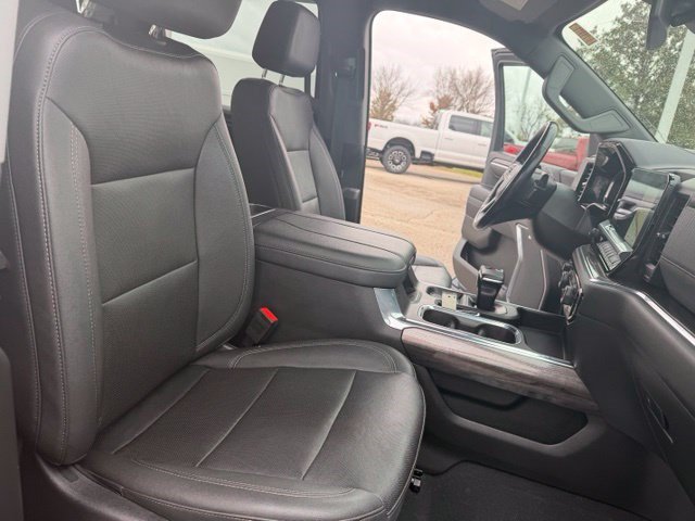 Used 2023 Chevrolet Silverado 1500 LTZ AWD/4WD image 40