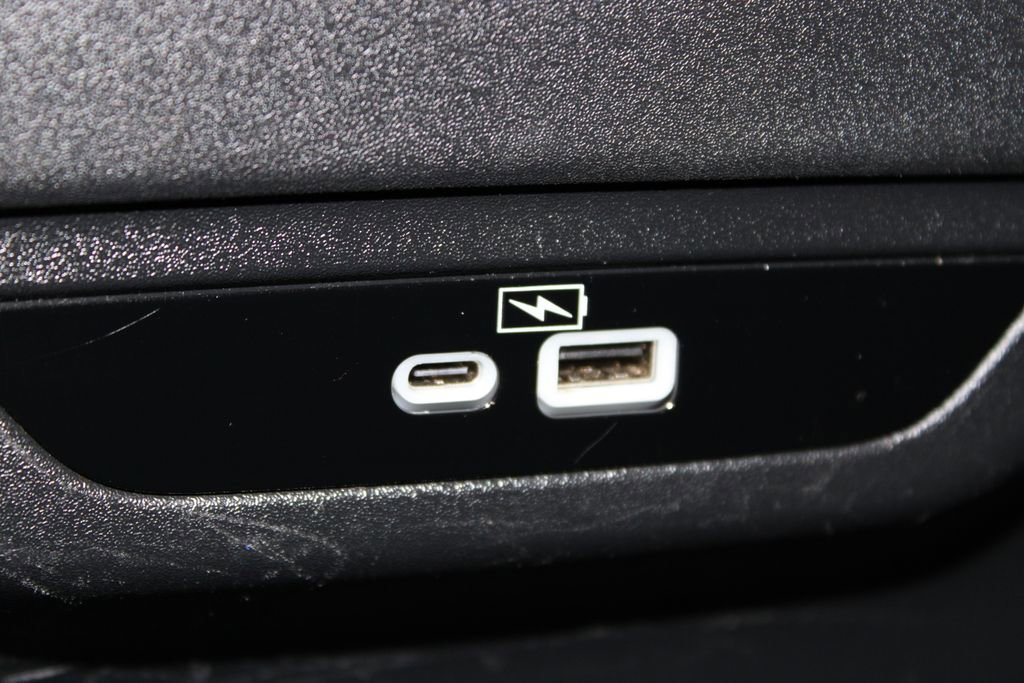 Used 2022 Chrysler Pacifica Limited image 30