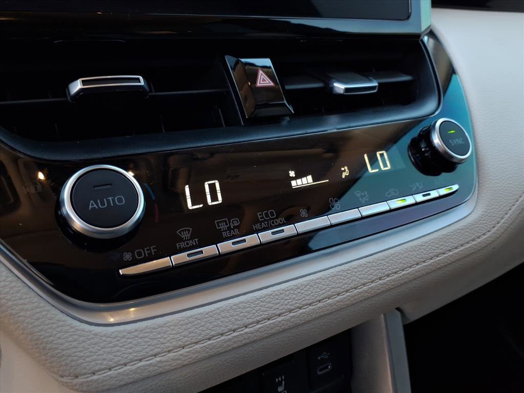 Used 2023 Toyota Corolla Cross XLE image 21