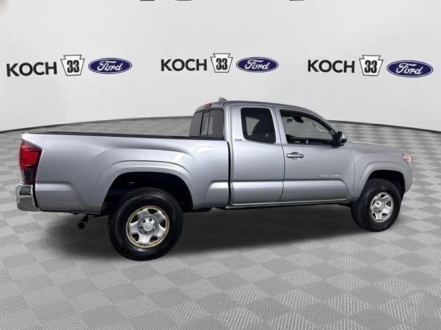 Used 2018 Toyota Tacoma SR5 AWD/4WD image 9