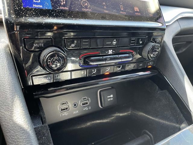 Used 2022 Jeep Grand Cherokee L Limited AWD/4WD image 30