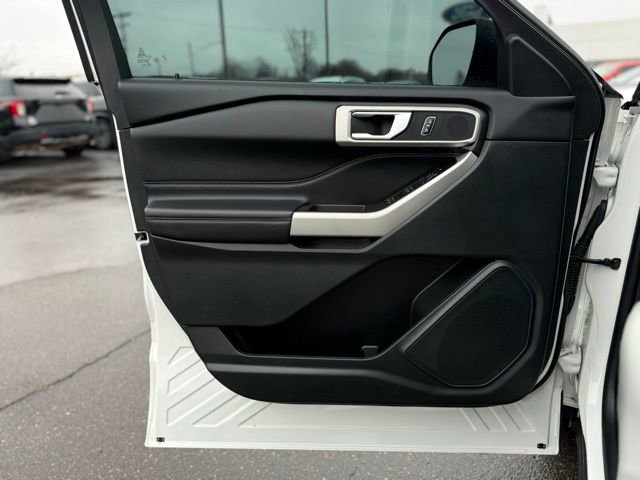 Certified 2024 Ford Explorer XLT image 12