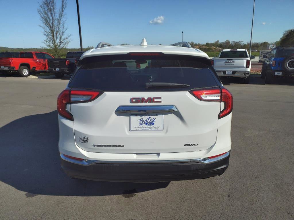 Used 2023 GMC Terrain SLT image 4