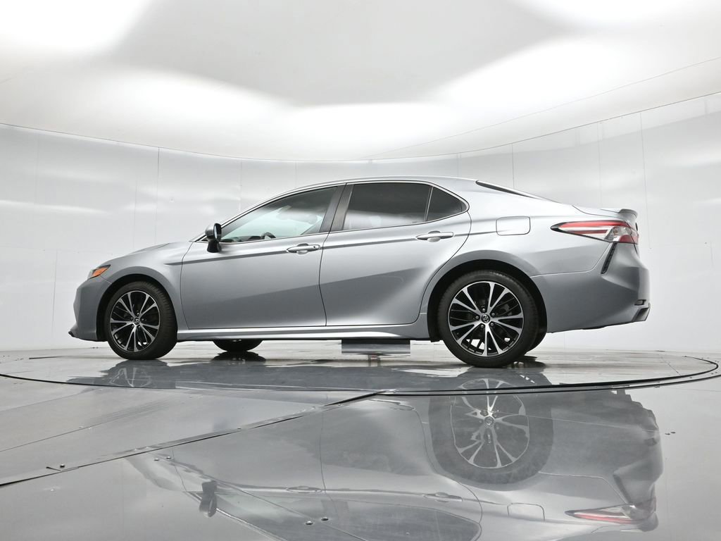Used 2020 Toyota Camry SE image 24