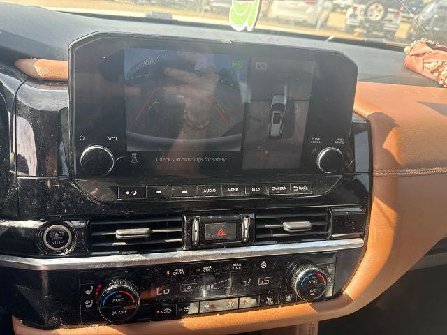 Used 2023 Nissan Pathfinder Platinum FWD image 9