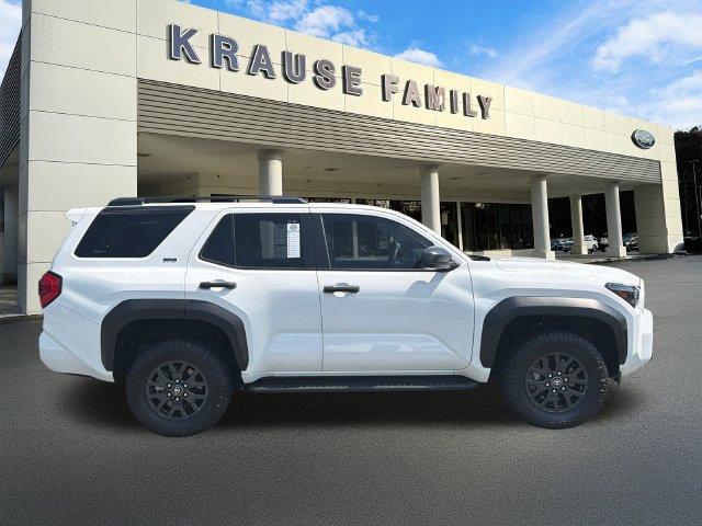 Used 2025 Toyota 4Runner SR5 AWD/4WD image 9