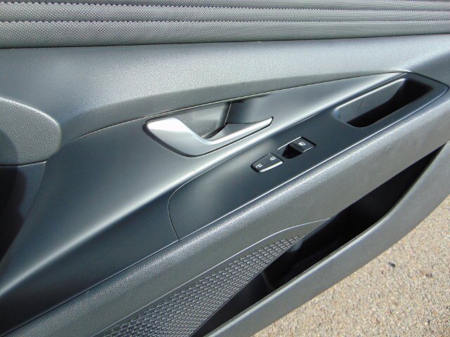 Used 2025 Hyundai Elantra Limited FWD image 27