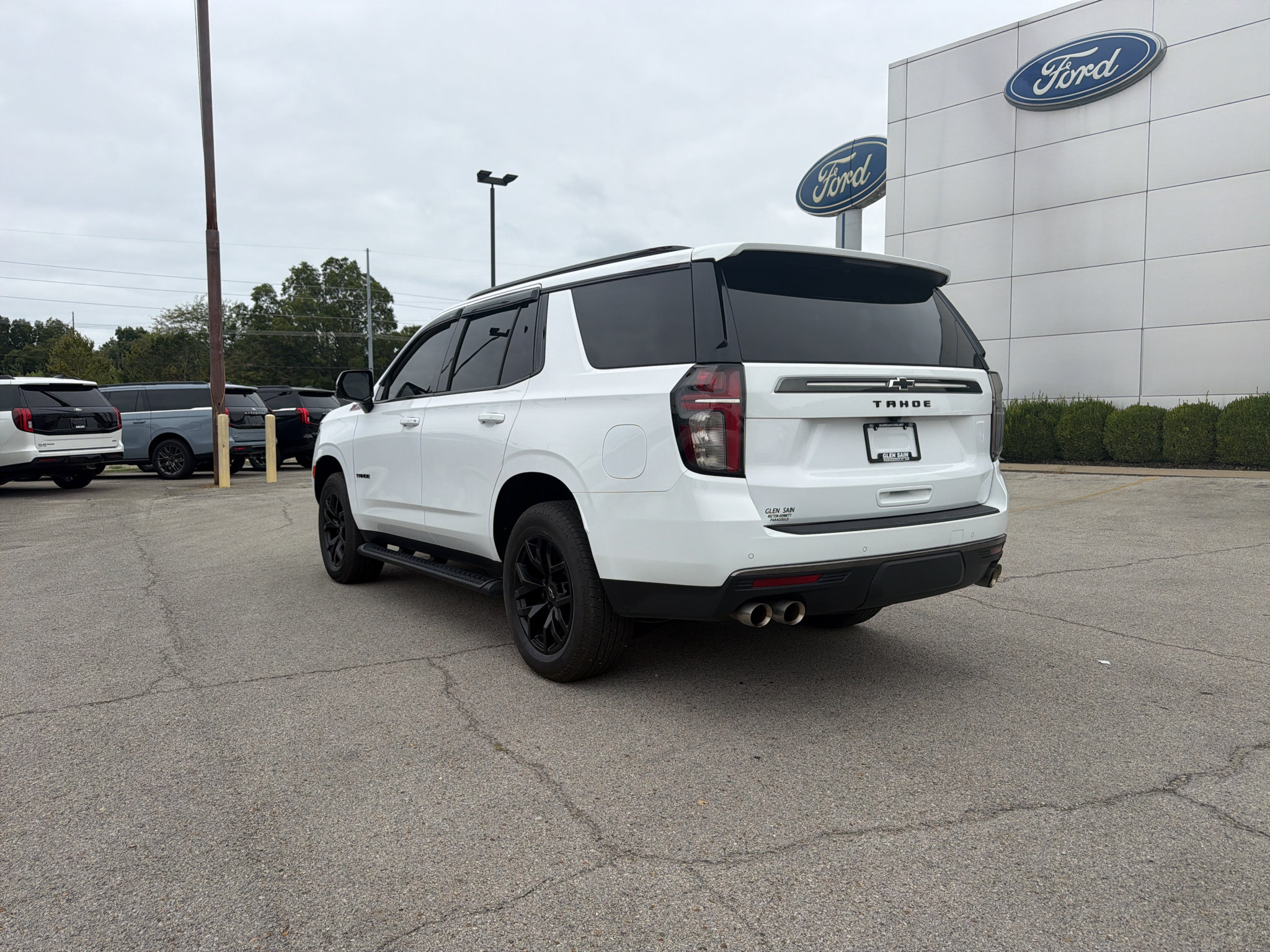 Used 2022 Chevrolet Tahoe Z71 w/ Off-Road Capability Package AWD/4WD image 3