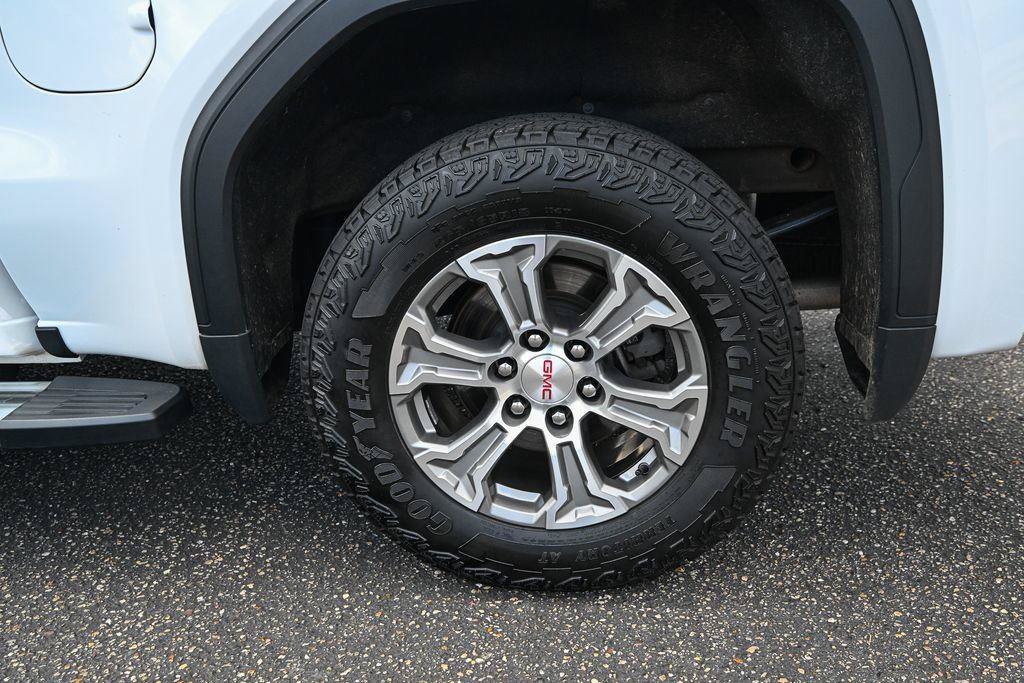 Used 2022 GMC Sierra 1500 SLT w/ SLT Convenience Package AWD/4WD image 13