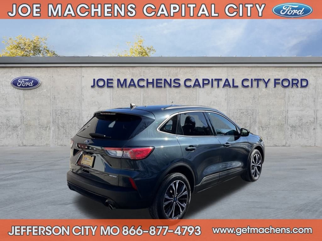 Certified 2022 Ford Escape SE w/ SE Sport Appearance Package image 5