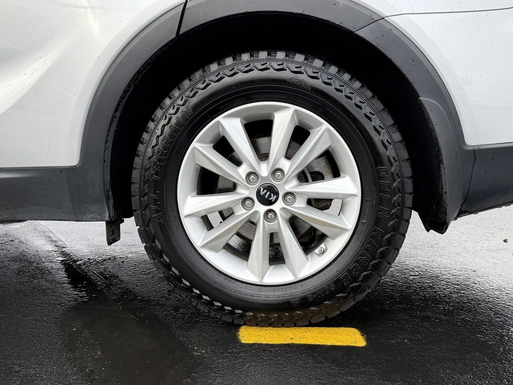 Used 2019 Kia Sorento L image 15