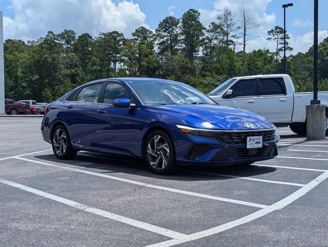 Used 2024 Hyundai Elantra Limited FWD image 6
