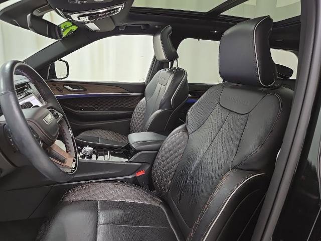 Used 2023 Jeep Grand Cherokee Summit w/ Luxury Tech Group V image 13