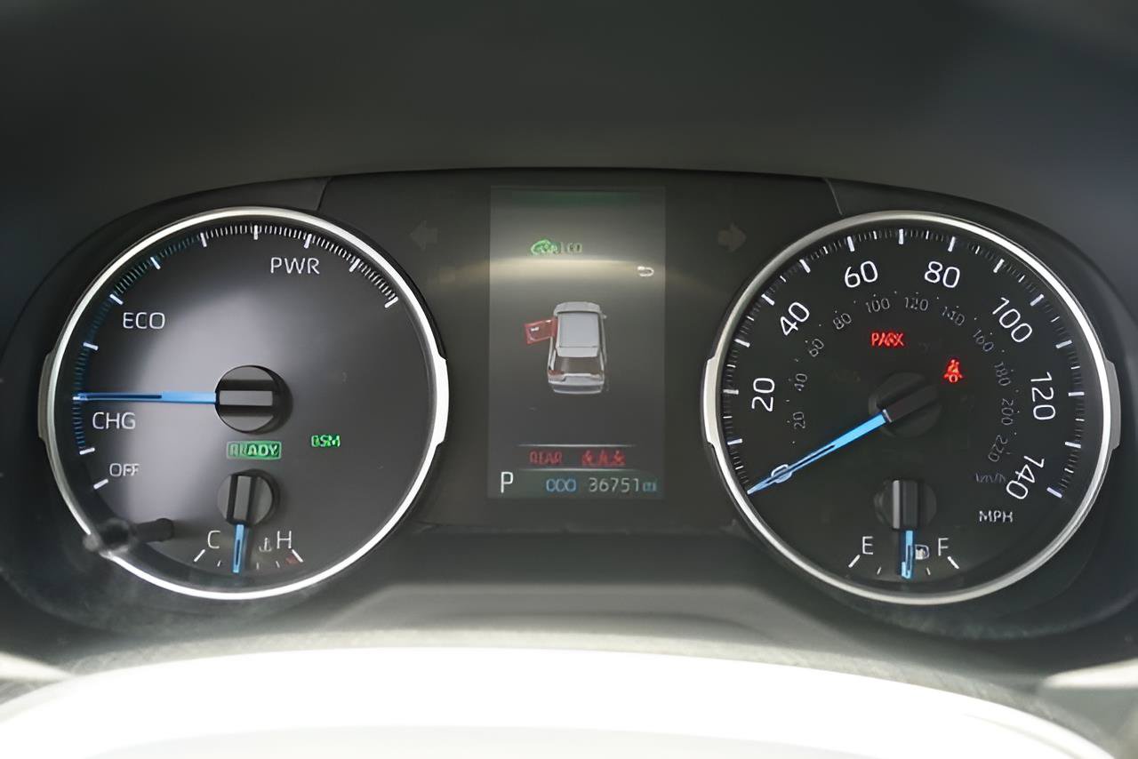 Used 2021 Toyota RAV4 XLE Premium AWD/4WD image 25