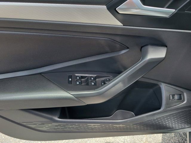 Used 2019 Volkswagen Jetta SE w/ Cold Weather Package FWD image 18