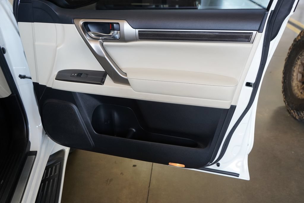 Used 2020 Lexus GX 460 Premium AWD/4WD image 18