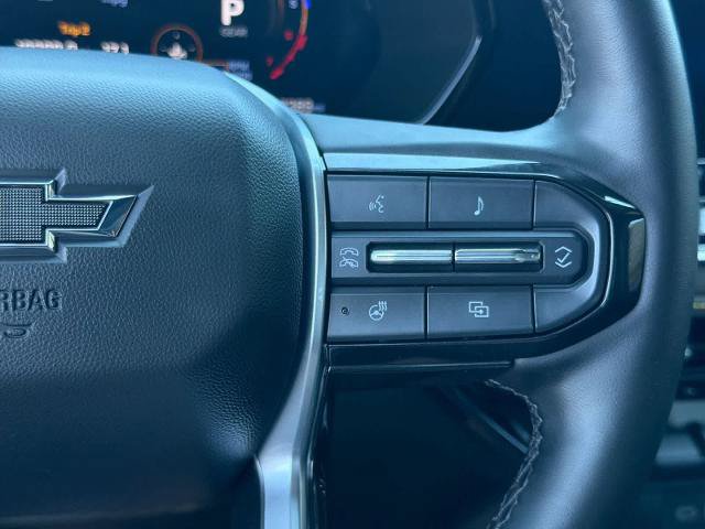 Used 2025 Chevrolet Colorado ZR2 w/ Technology Package AWD/4WD image 26