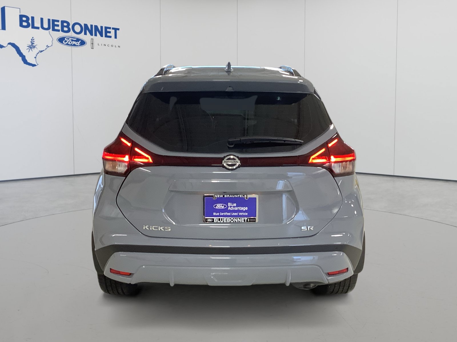 Used 2021 Nissan Kicks SR w/ SR Premium Package FWD image 6