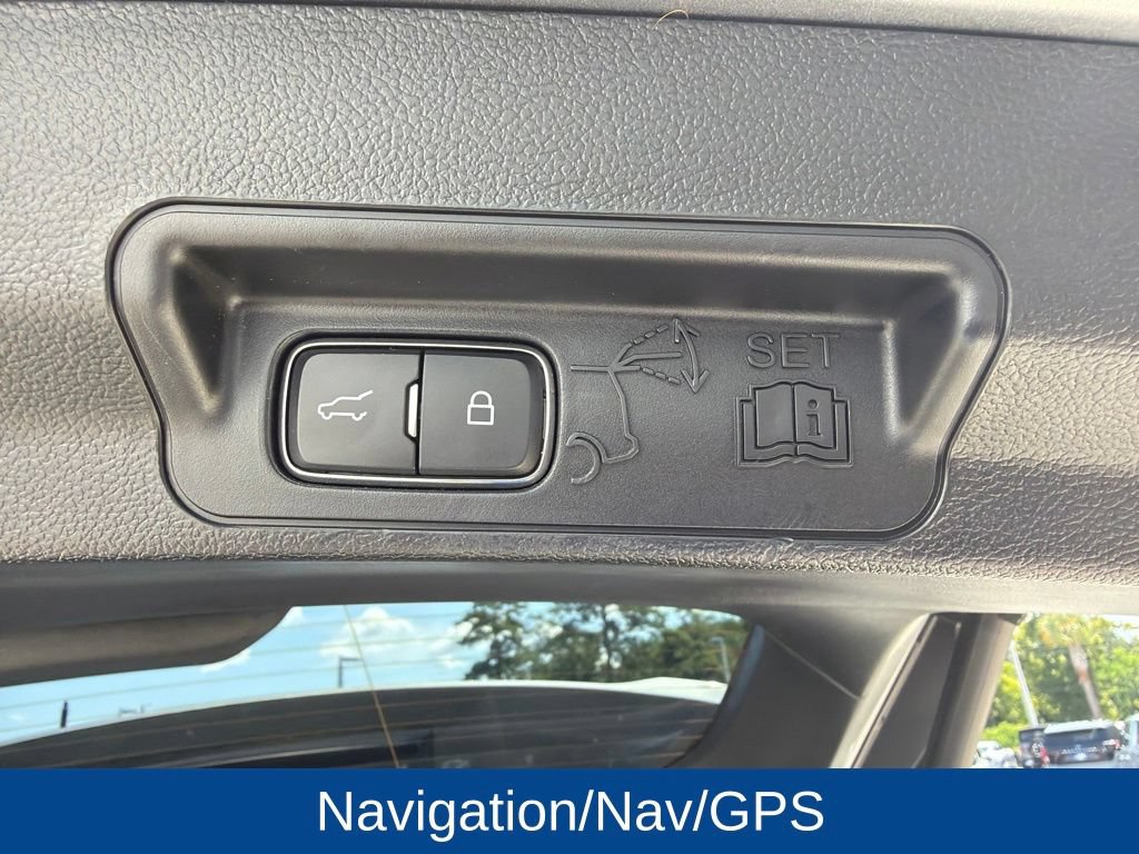 Certified 2022 Ford Explorer ST w/ ST Street Pack RWD image 5