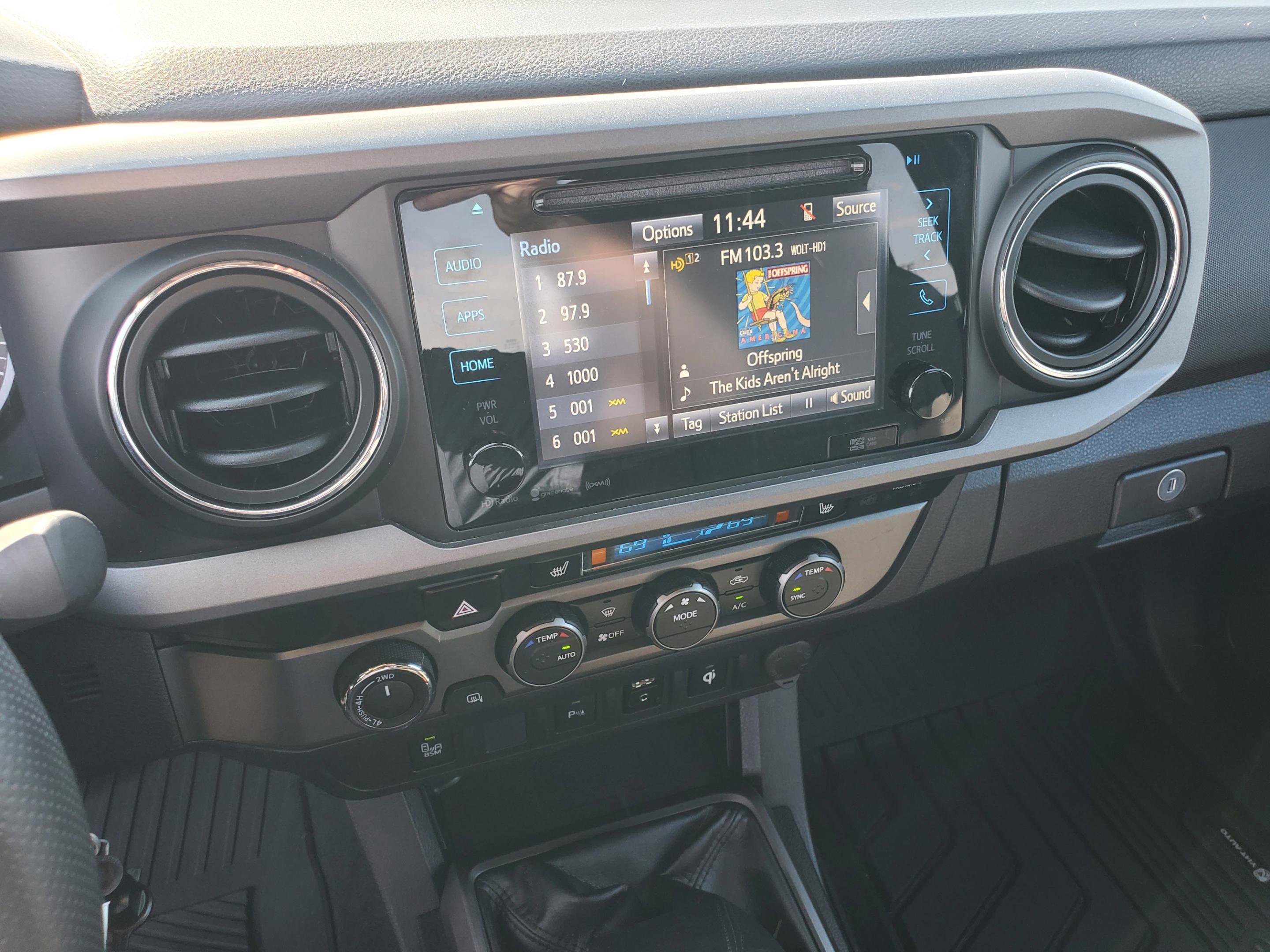 Used 2019 Toyota Tacoma TRD Sport w/ Technology Package AWD/4WD image 22