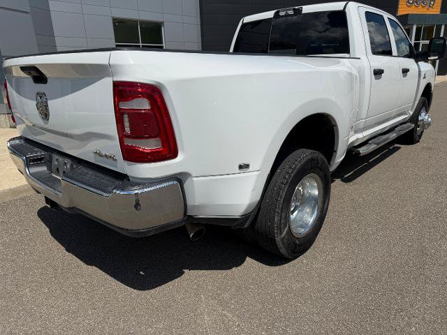 Used 2024 RAM 3500 Tradesman w/ Chrome Appearance Group AWD/4WD image 3